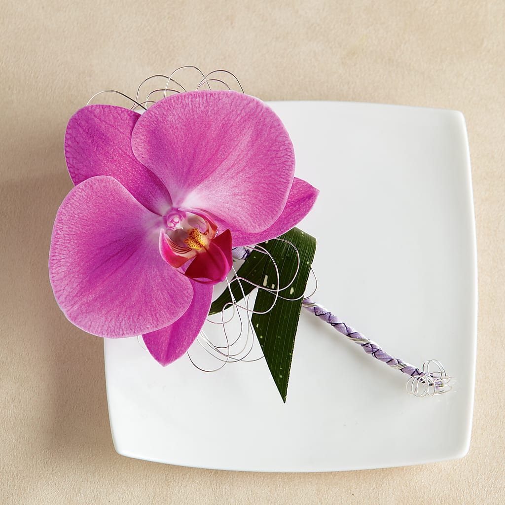 Glorious Boutonniere – Lumaya Florals, Rock Hill SC