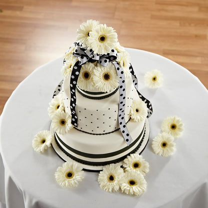 Simple Sophistication Cake Décor –  Lumaya Florals, Rock Hill SC